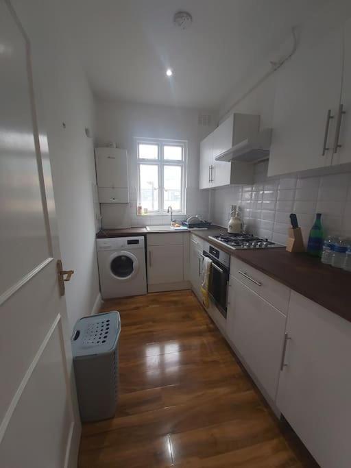 London Zone 2, Easy Travel Apartment Exterior photo